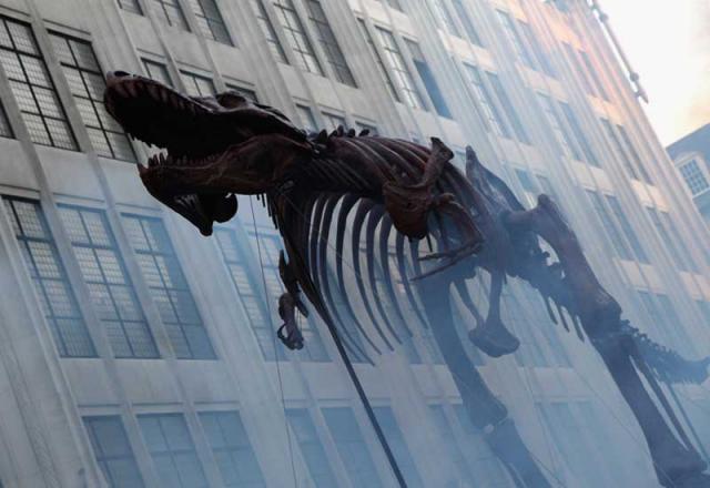 Dinosaur attacks London!-1